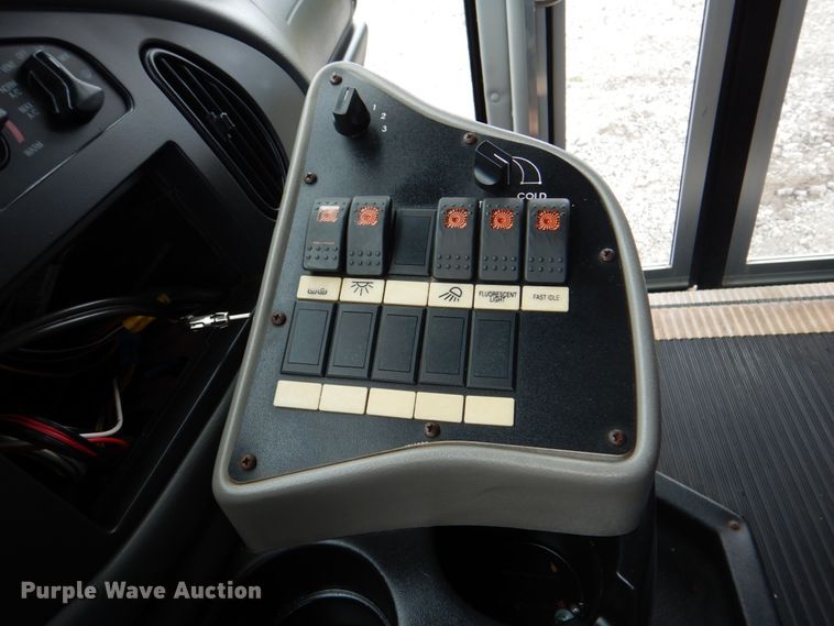 image for item HT9261 2007 Ford Econoline E450  shuttle bus