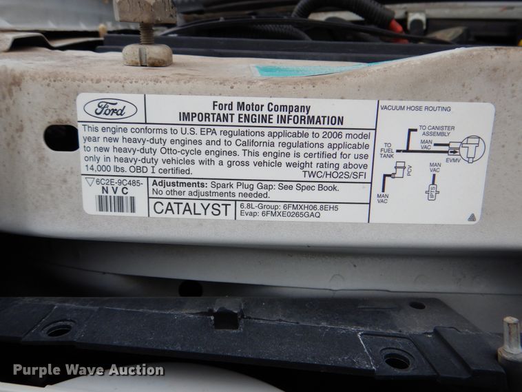 image for item HT9261 2007 Ford Econoline E450  shuttle bus