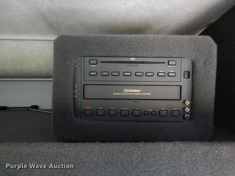 image for item HT9261 2007 Ford Econoline E450  shuttle bus