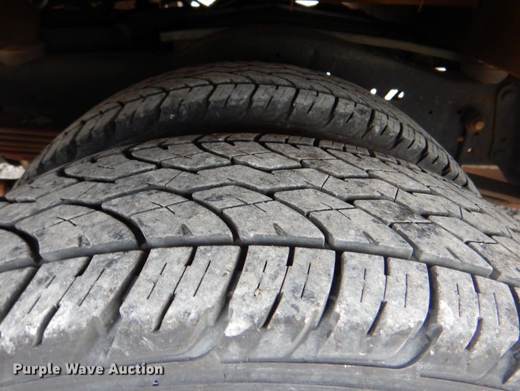 image for item HT9261 2007 Ford Econoline E450  shuttle bus