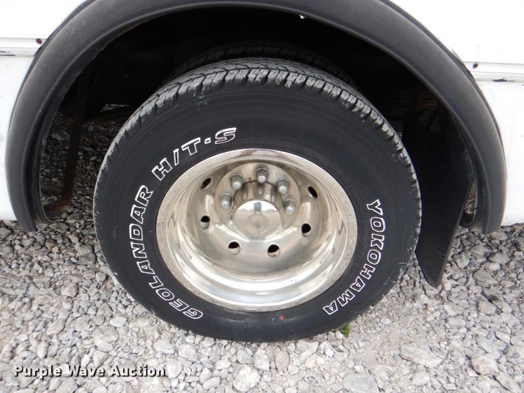 image for item HT9261 2007 Ford Econoline E450  shuttle bus