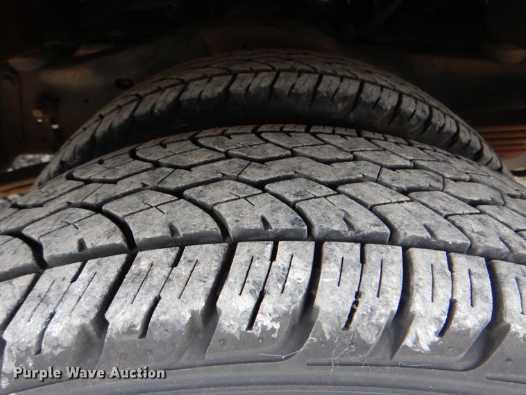 image for item HT9261 2007 Ford Econoline E450  shuttle bus