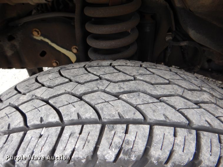 image for item HT9261 2007 Ford Econoline E450  shuttle bus