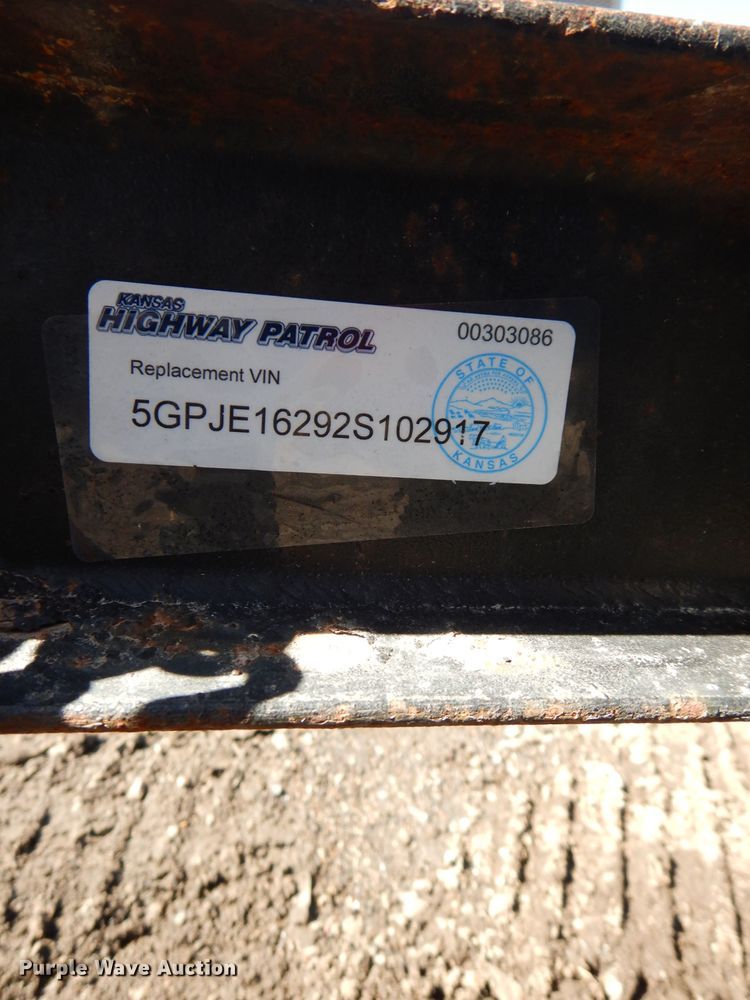 image for item HU9150 2002 Eagle utility trailer