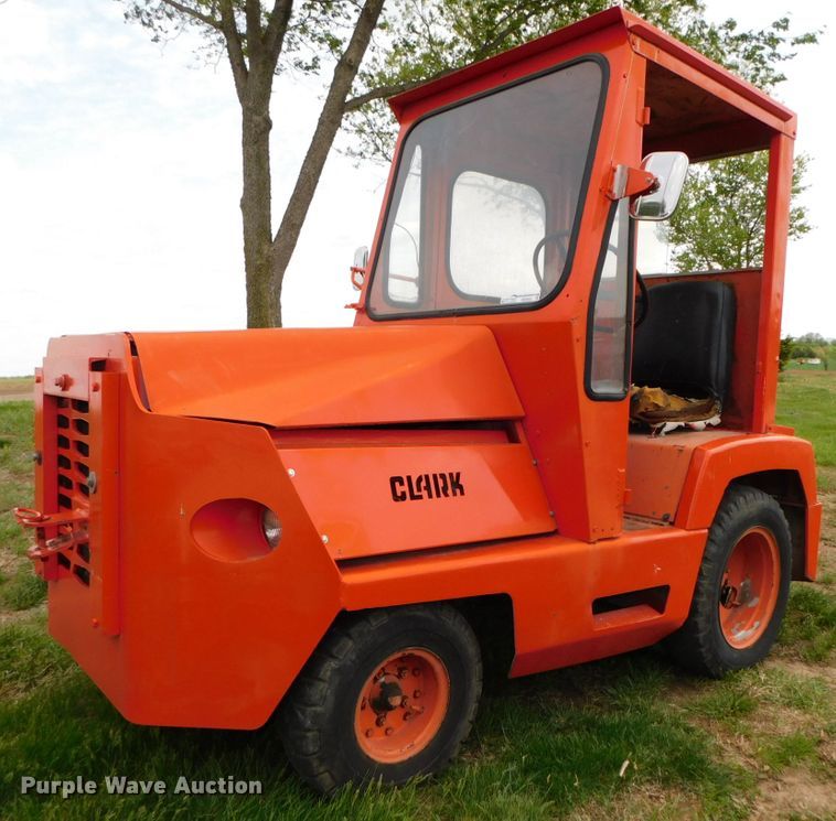 image for item HX9303 Clark CTA-50E  tug