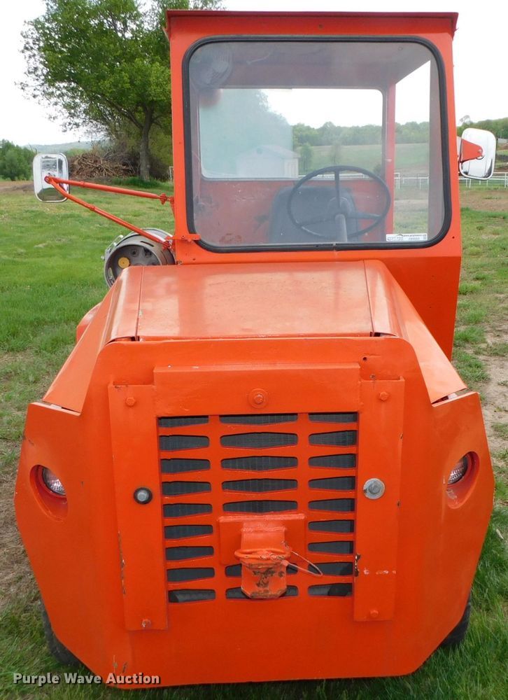 image for item HX9303 Clark CTA-50E  tug