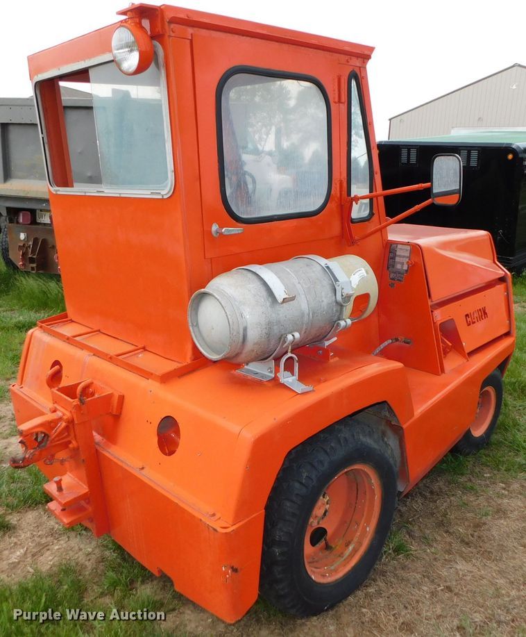 image for item HX9303 Clark CTA-50E  tug