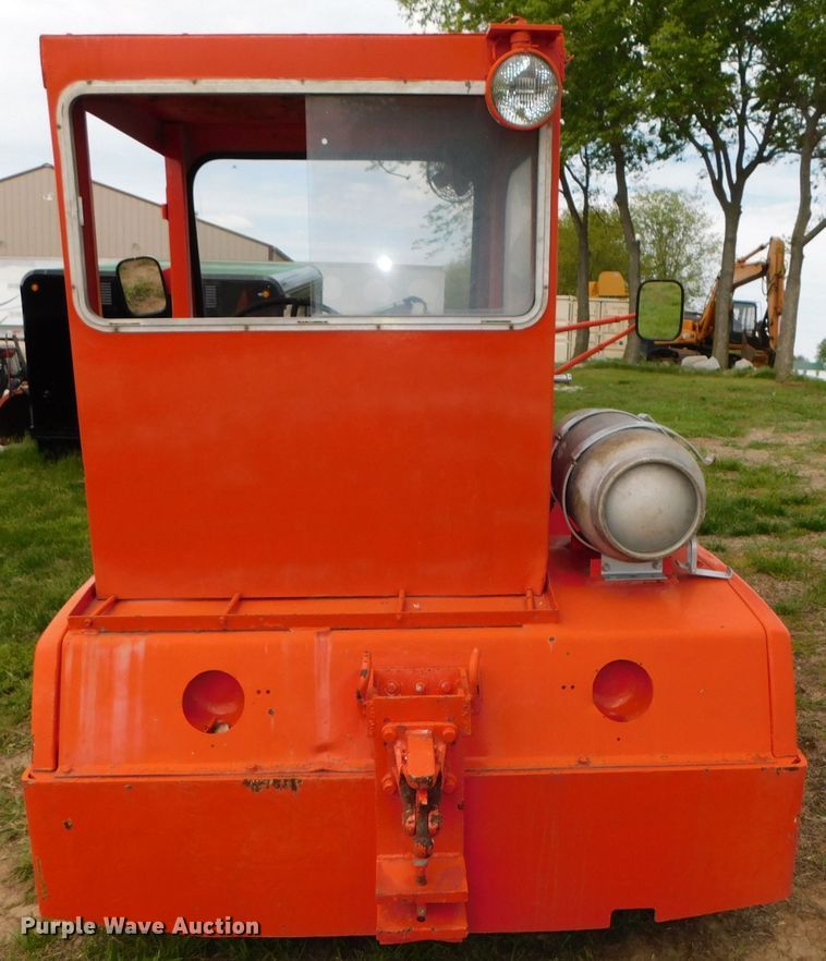 image for item HX9303 Clark CTA-50E  tug