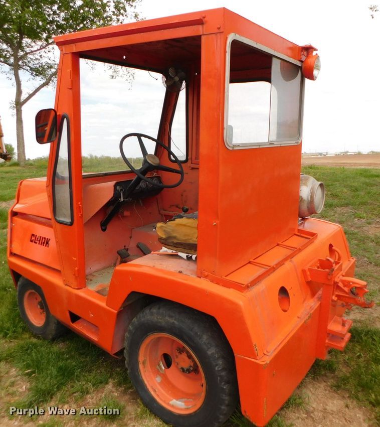 image for item HX9303 Clark CTA-50E  tug