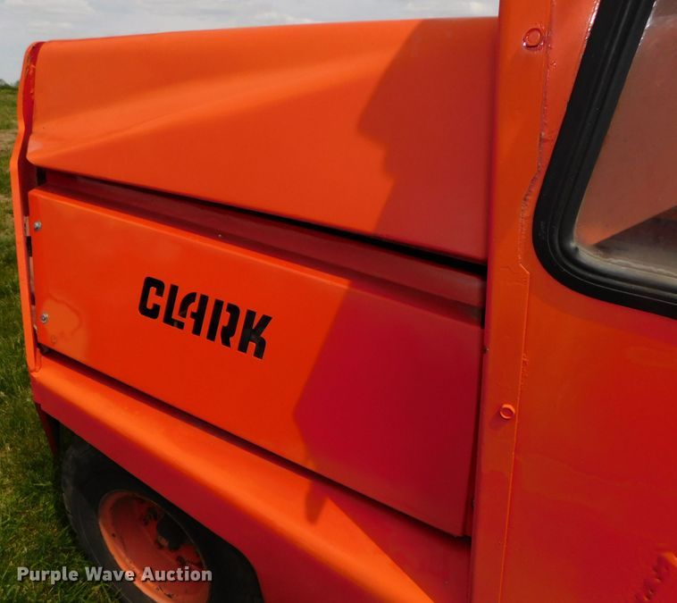 image for item HX9303 Clark CTA-50E  tug