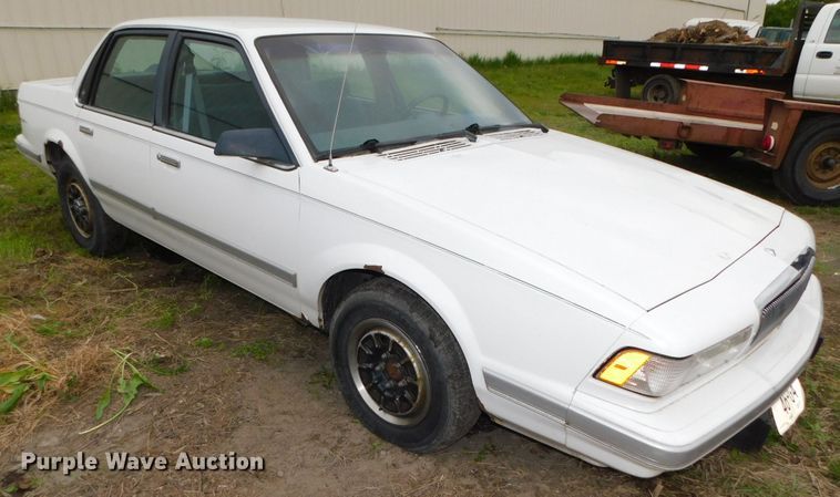 image for item HX9318 1994 Buick Century Special