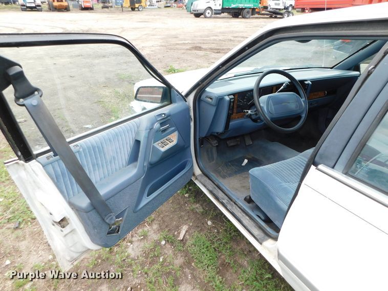 image for item HX9318 1994 Buick Century Special