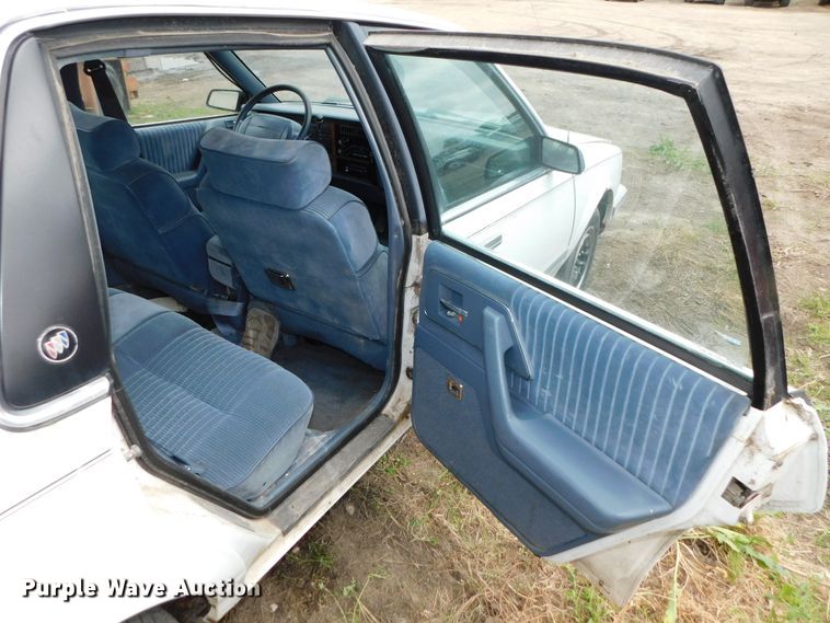image for item HX9318 1994 Buick Century Special