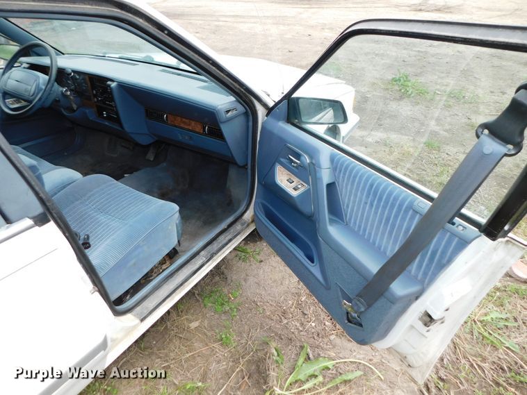 image for item HX9318 1994 Buick Century Special