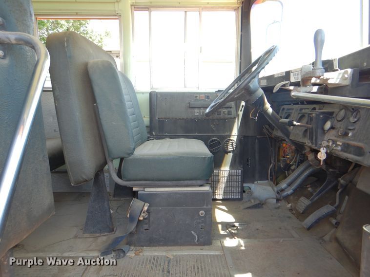 image for item IA9777 1986 Thomas Built  school bus