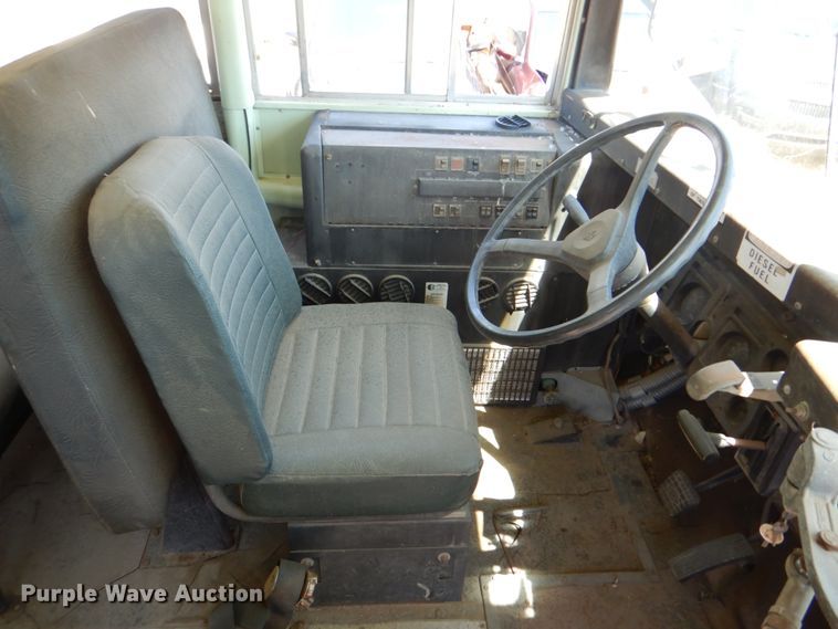 image for item IA9777 1986 Thomas Built  school bus