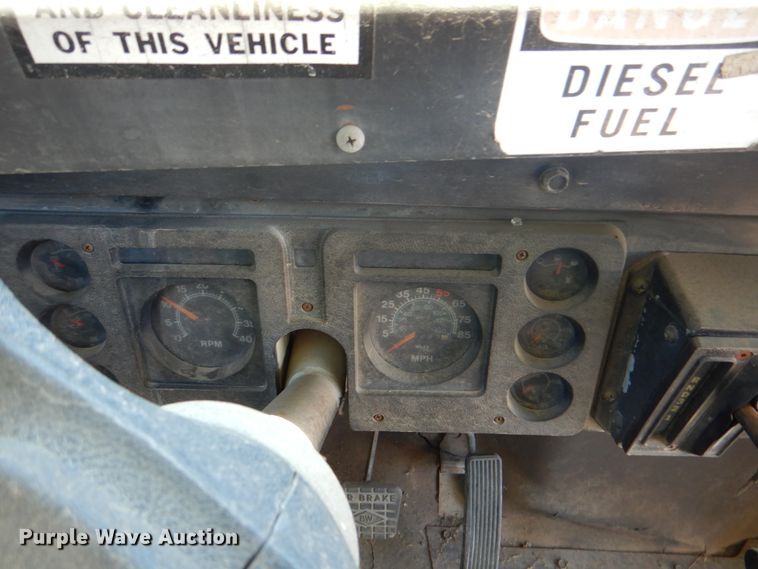 image for item IA9777 1986 Thomas Built  school bus