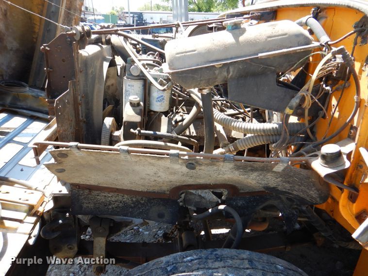 image for item IA9777 1986 Thomas Built  school bus