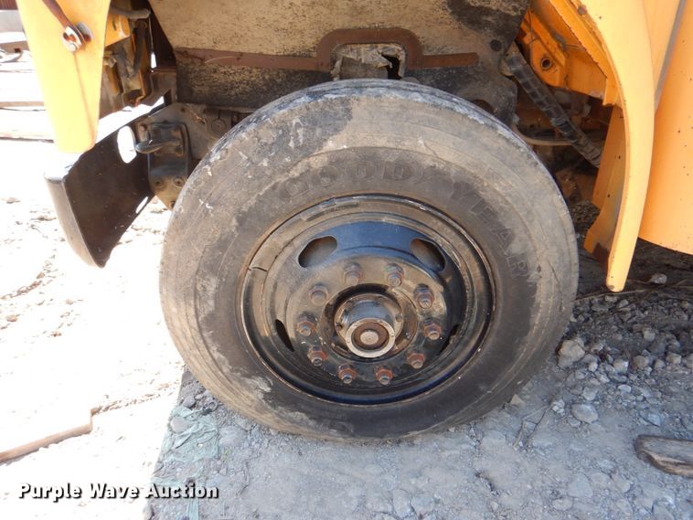 image for item IA9777 1986 Thomas Built  school bus