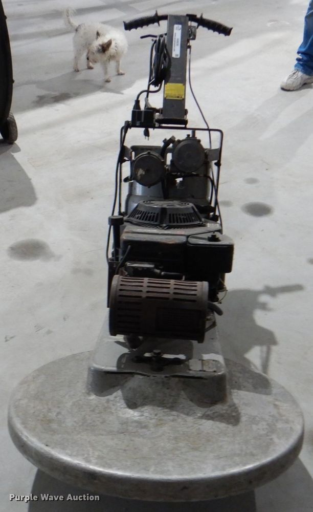 image for item IA9838 Floor scrubber