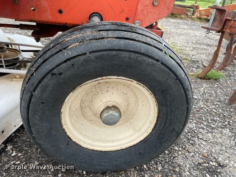 image for item IC9298 (2) 1973 Allis Chalmers 416 lawn mowers