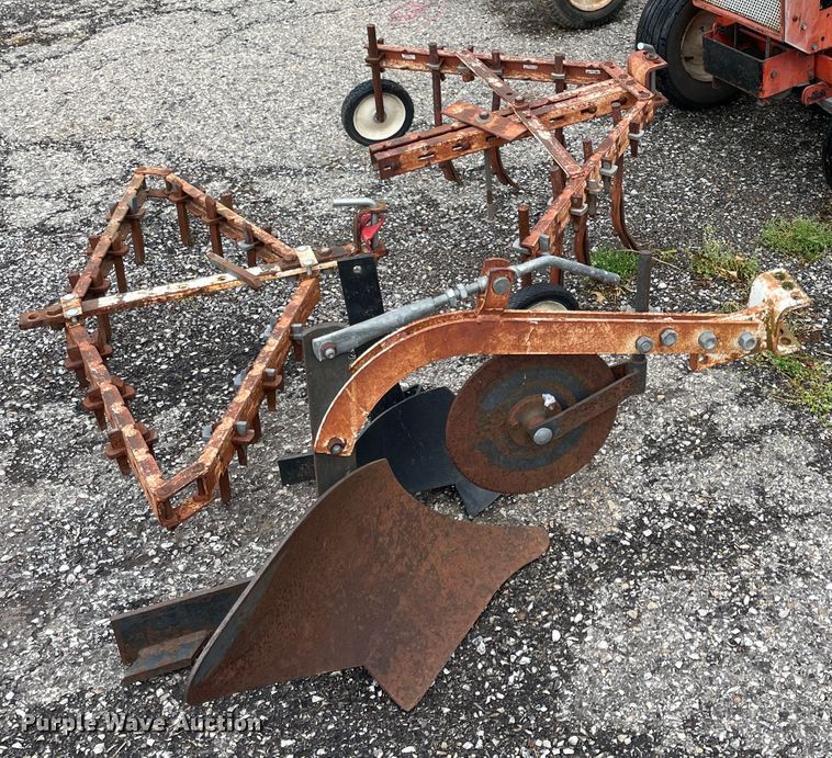 image for item IC9298 (2) 1973 Allis Chalmers 416 lawn mowers