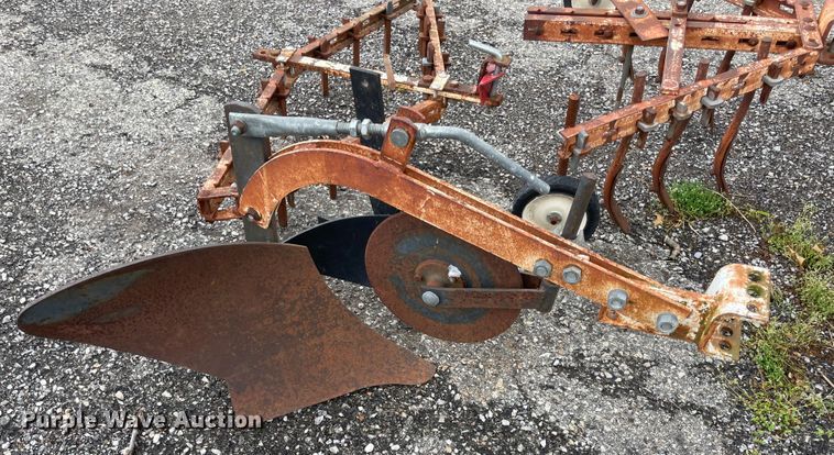 image for item IC9298 (2) 1973 Allis Chalmers 416 lawn mowers
