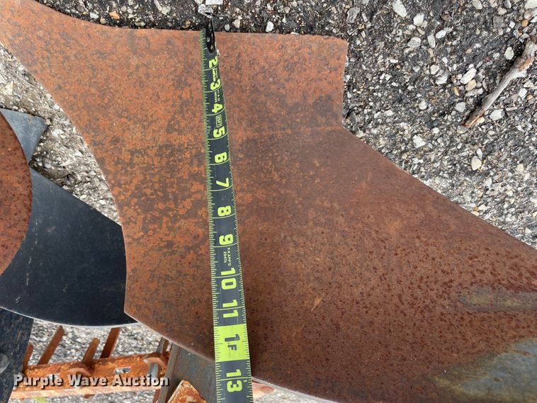 image for item IC9298 (2) 1973 Allis Chalmers 416 lawn mowers