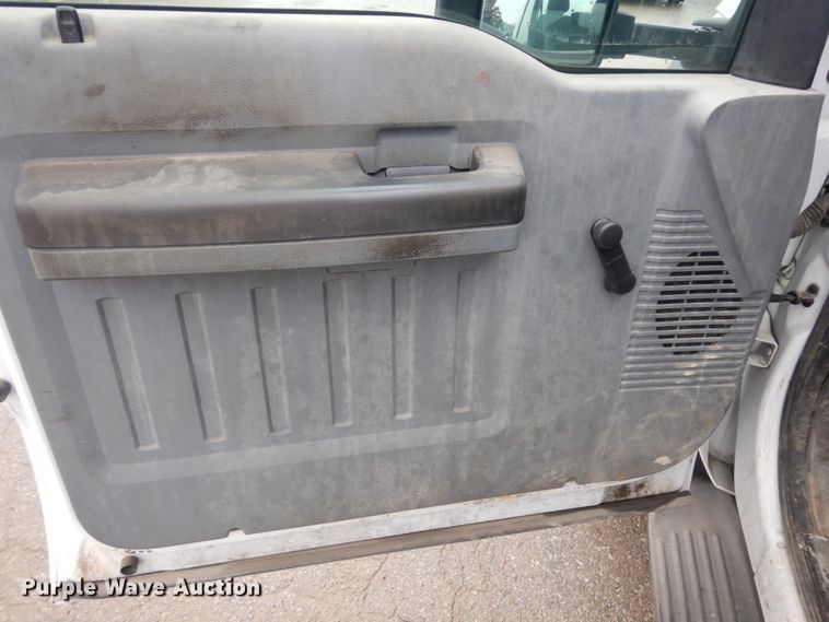 image for item ID9877 2012 Ford F550  truck cab and chassis