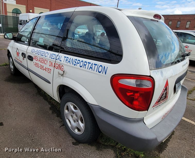 image for item IF9752 2002 Dodge Caravan  van