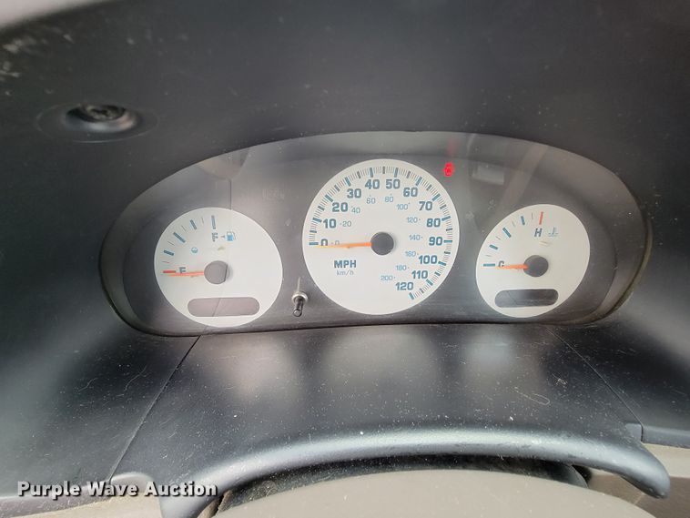 image for item IF9752 2002 Dodge Caravan  van