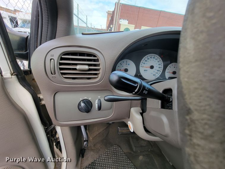 image for item IF9752 2002 Dodge Caravan  van