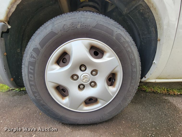 image for item IF9752 2002 Dodge Caravan  van