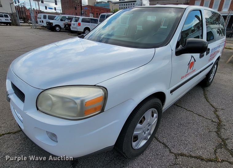image for item IF9753 2008 Chevrolet Uplander  van