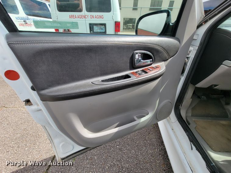 image for item IF9754 2006 Chevrolet Uplander  handicap accessible van