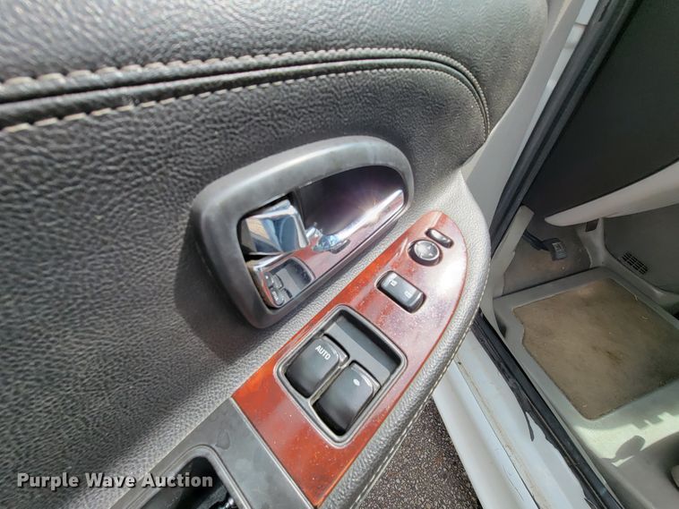 image for item IF9754 2006 Chevrolet Uplander  handicap accessible van