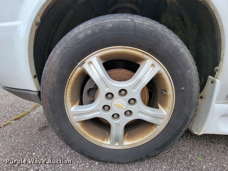 image for item IF9754 2006 Chevrolet Uplander  handicap accessible van