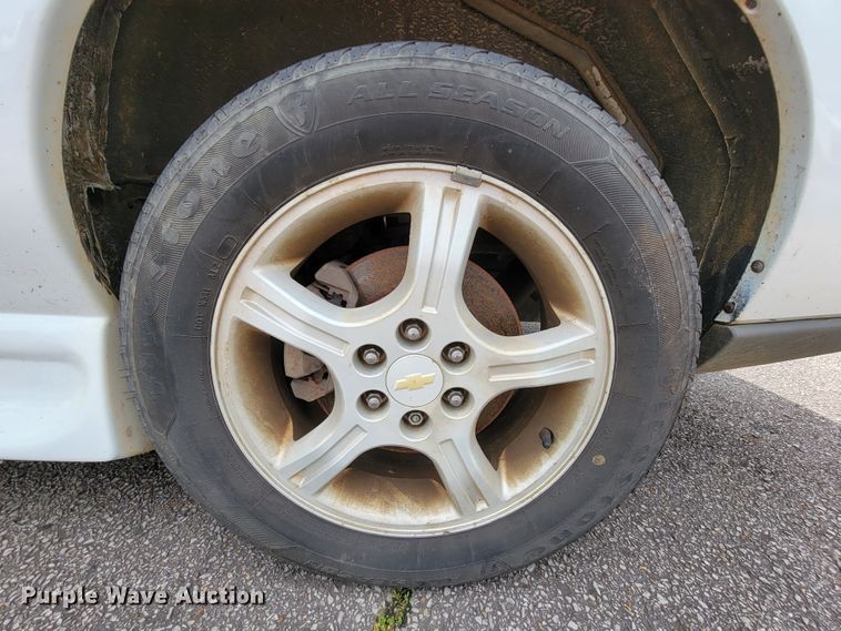 image for item IF9754 2006 Chevrolet Uplander  handicap accessible van