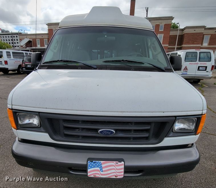 image for item IF9755 2007 Ford E350  handicap accessible van