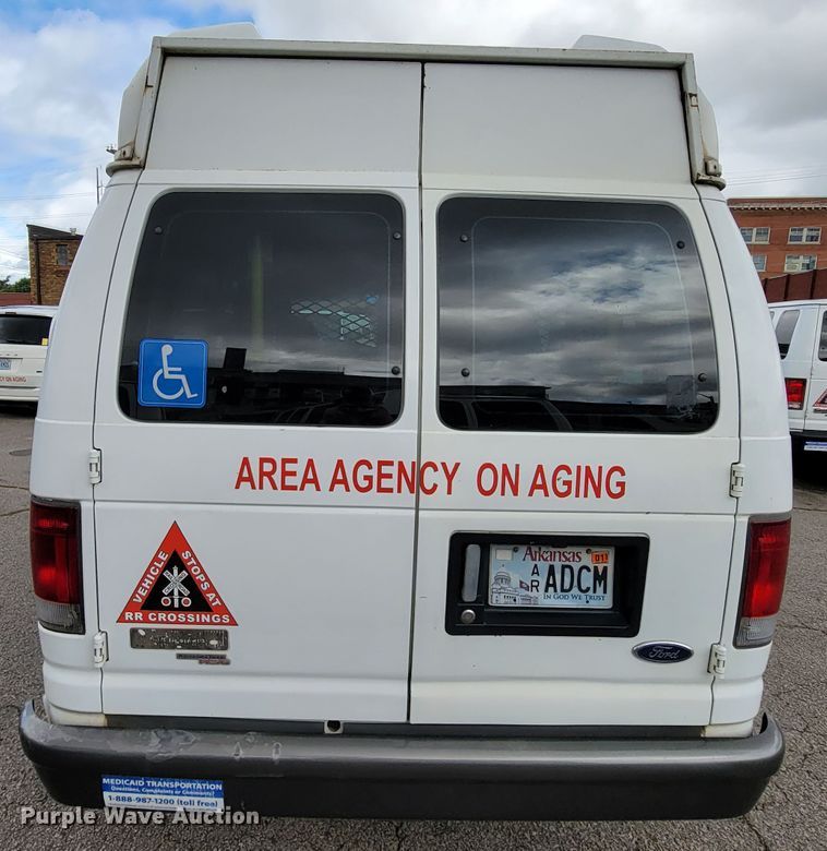 image for item IF9755 2007 Ford E350  handicap accessible van