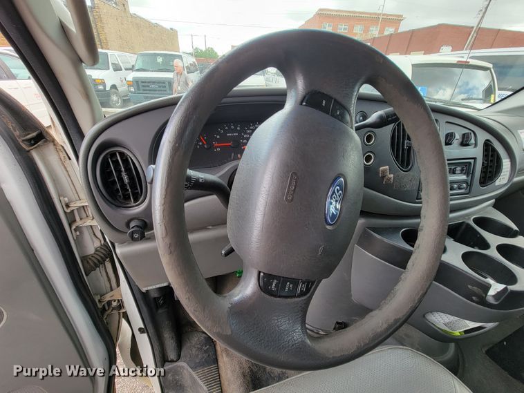 image for item IF9755 2007 Ford E350  handicap accessible van
