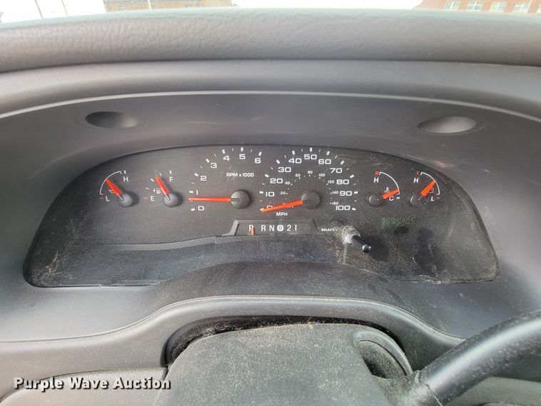 image for item IF9755 2007 Ford E350  handicap accessible van