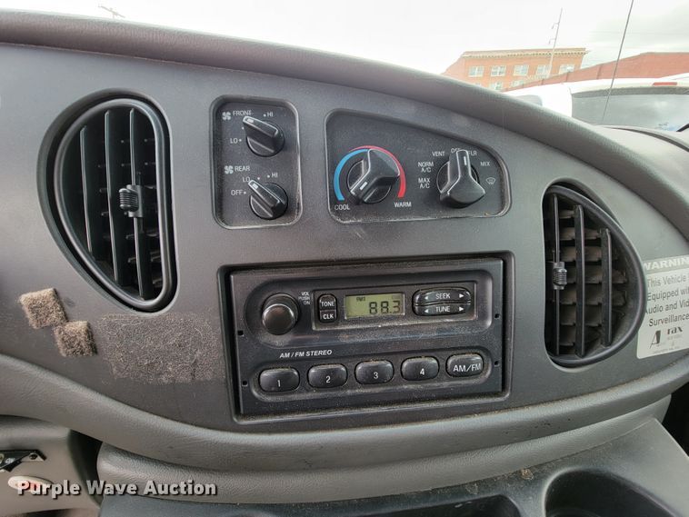 image for item IF9755 2007 Ford E350  handicap accessible van