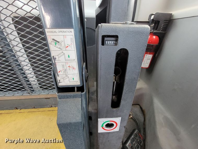 image for item IF9755 2007 Ford E350  handicap accessible van