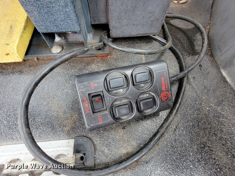 image for item IF9755 2007 Ford E350  handicap accessible van