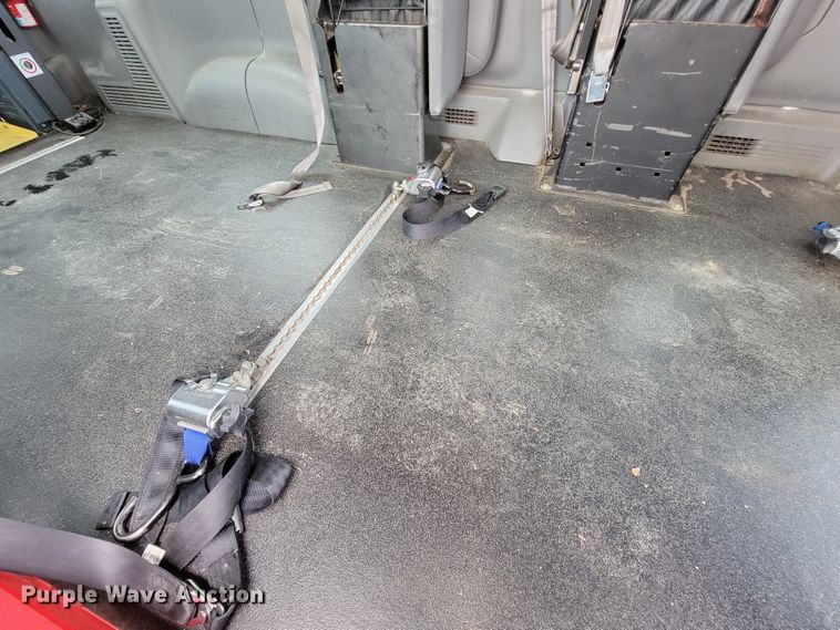 image for item IF9755 2007 Ford E350  handicap accessible van