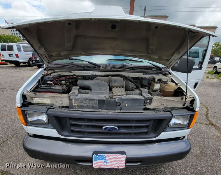 image for item IF9755 2007 Ford E350  handicap accessible van