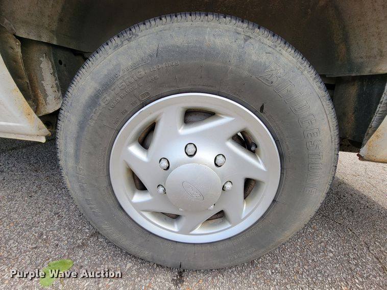 image for item IF9755 2007 Ford E350  handicap accessible van