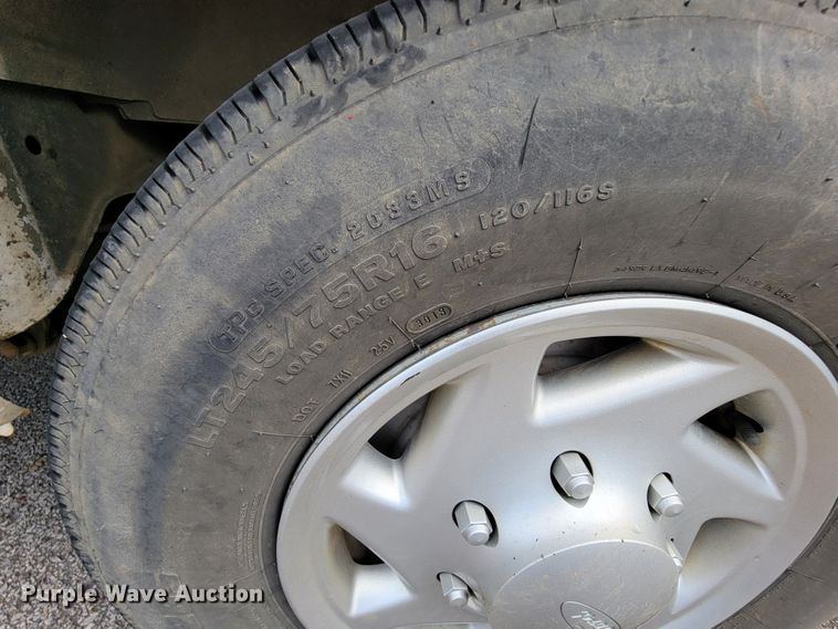 image for item IF9755 2007 Ford E350  handicap accessible van