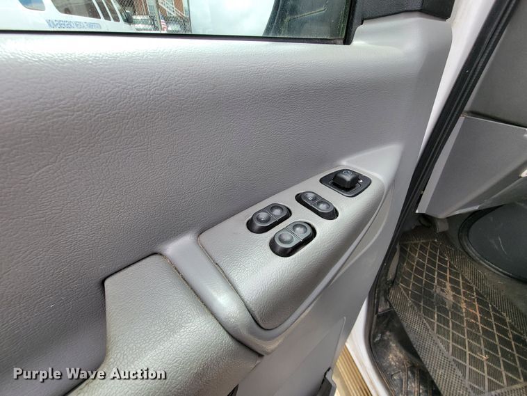 image for item IF9756 2008 Ford E350  van